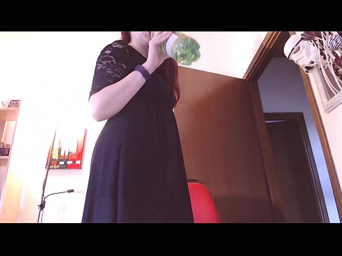 ❤️ Një skllav i nënshtruar që i pëlqejnë brekët e pista dhe të shijshme detyrohet të masturbojë pasi shikon këtë video! ☑ Video seksi në sq.goodseller.top