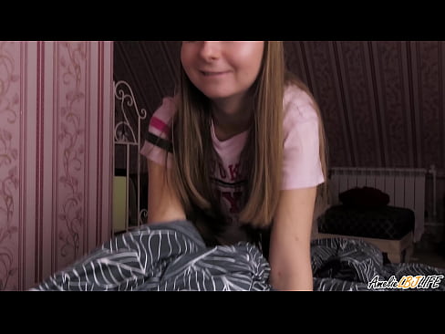 ❤️ Blondie thith thellë BFF-në e saj dhe merr spermë në gojën e saj ☑ Video seksi në sq.goodseller.top